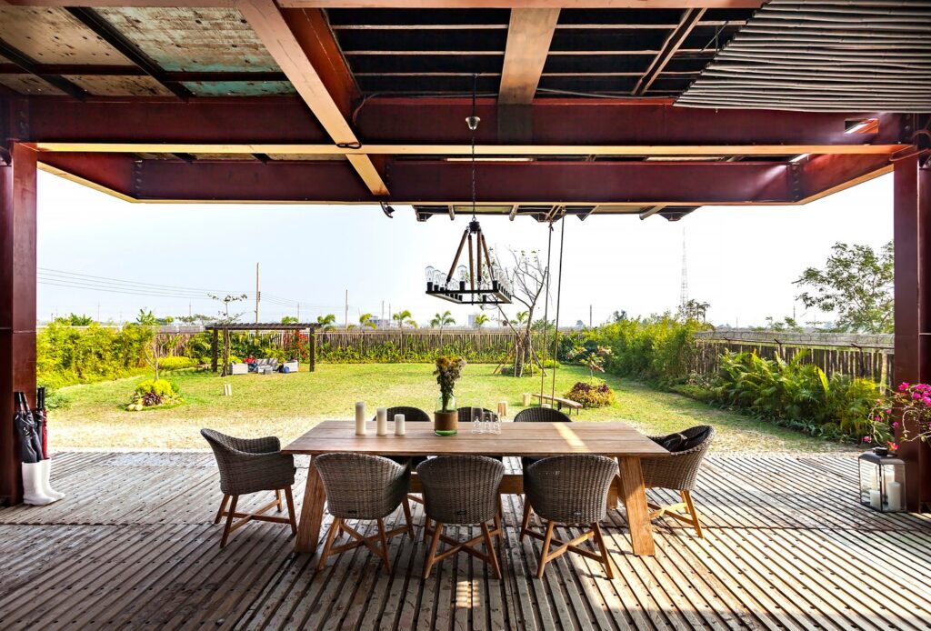 Rustic Retreat – Escape Den