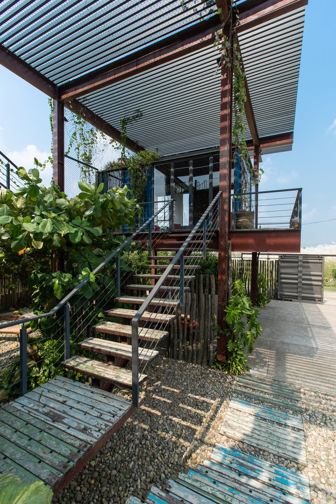 Rustic Retreat – Escape Den