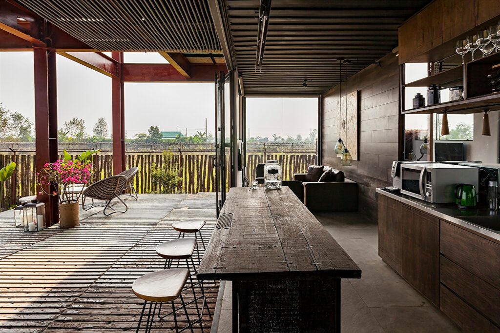 Rustic Retreat – Escape Den