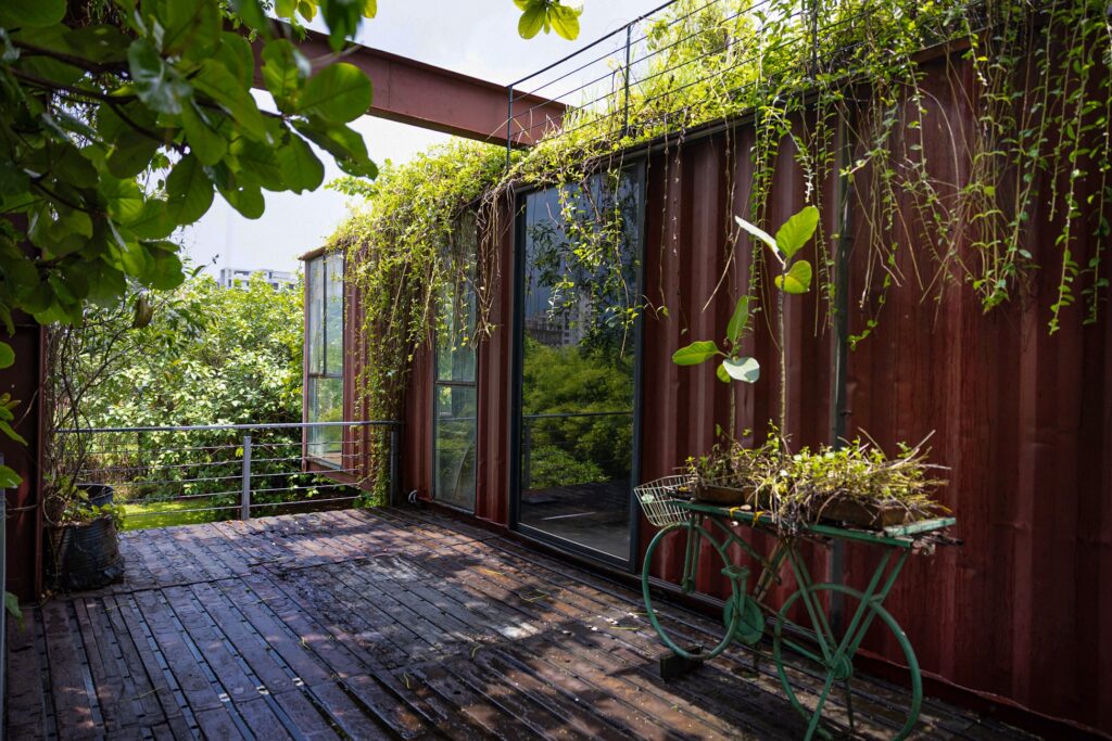 Rustic Retreat – Escape Den
