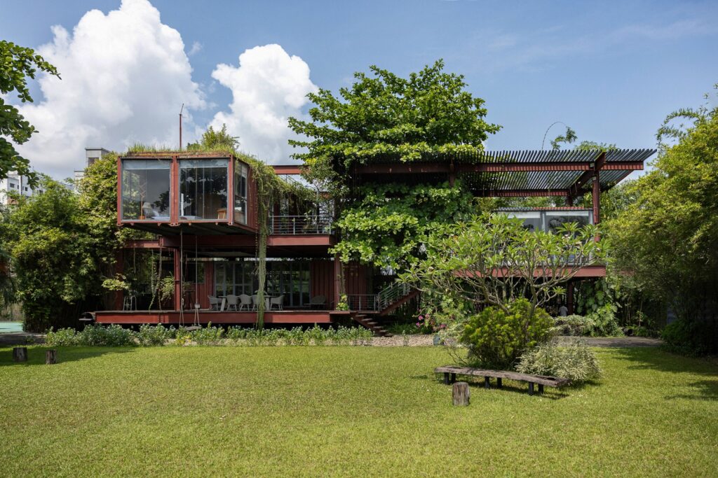 Rustic Retreat – Escape Den